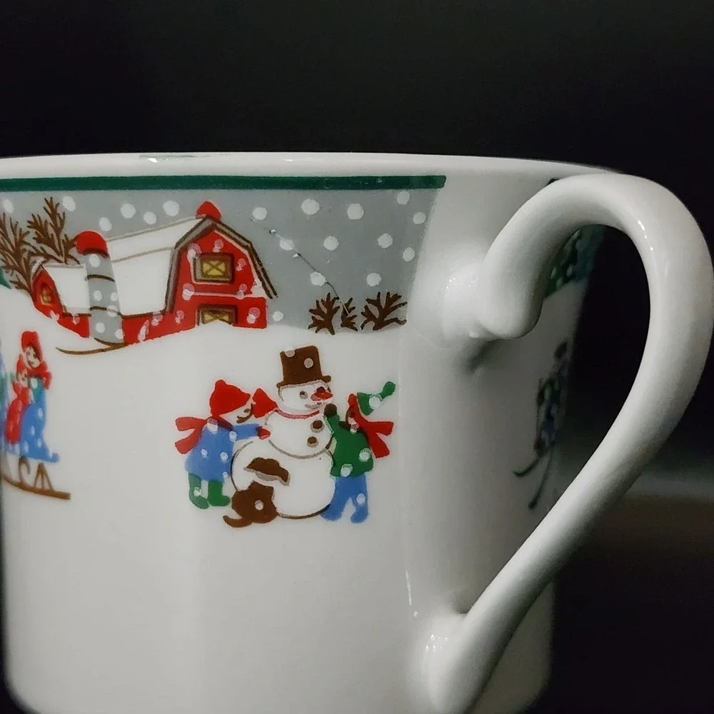 Vintage Christmas Wonderland Porcelain China 20pc‎ Dinnerware Set Holiday Design